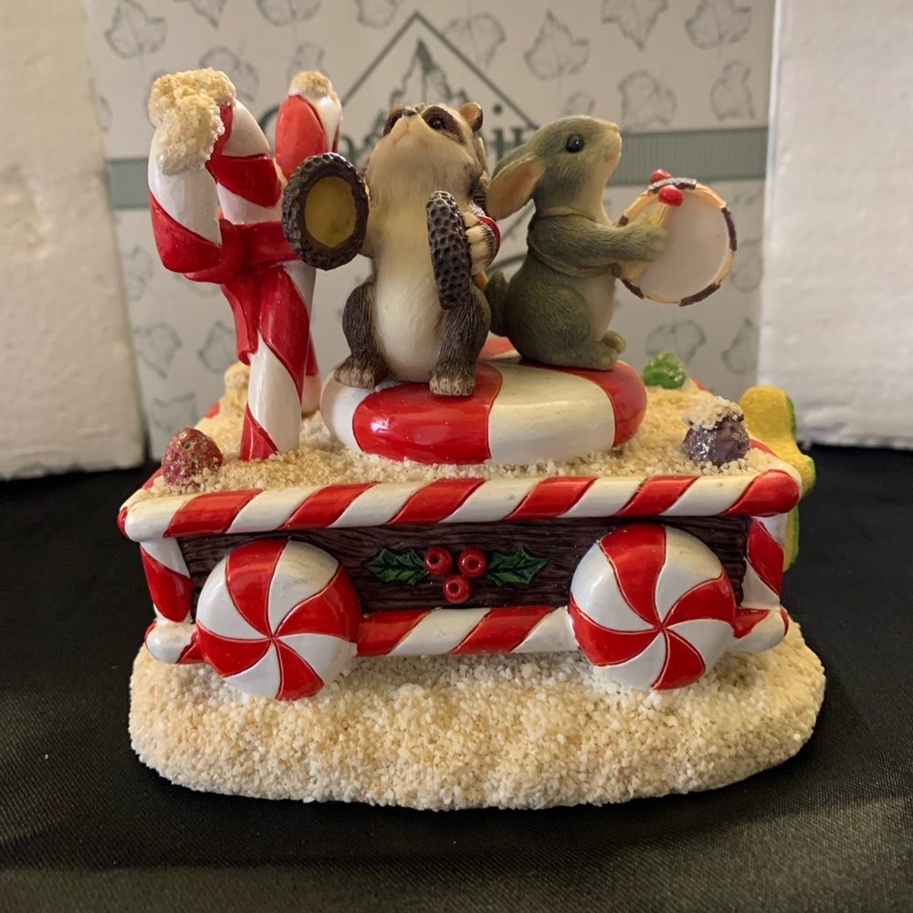 Fitz and Floyd Charming Tails Christmas figurine